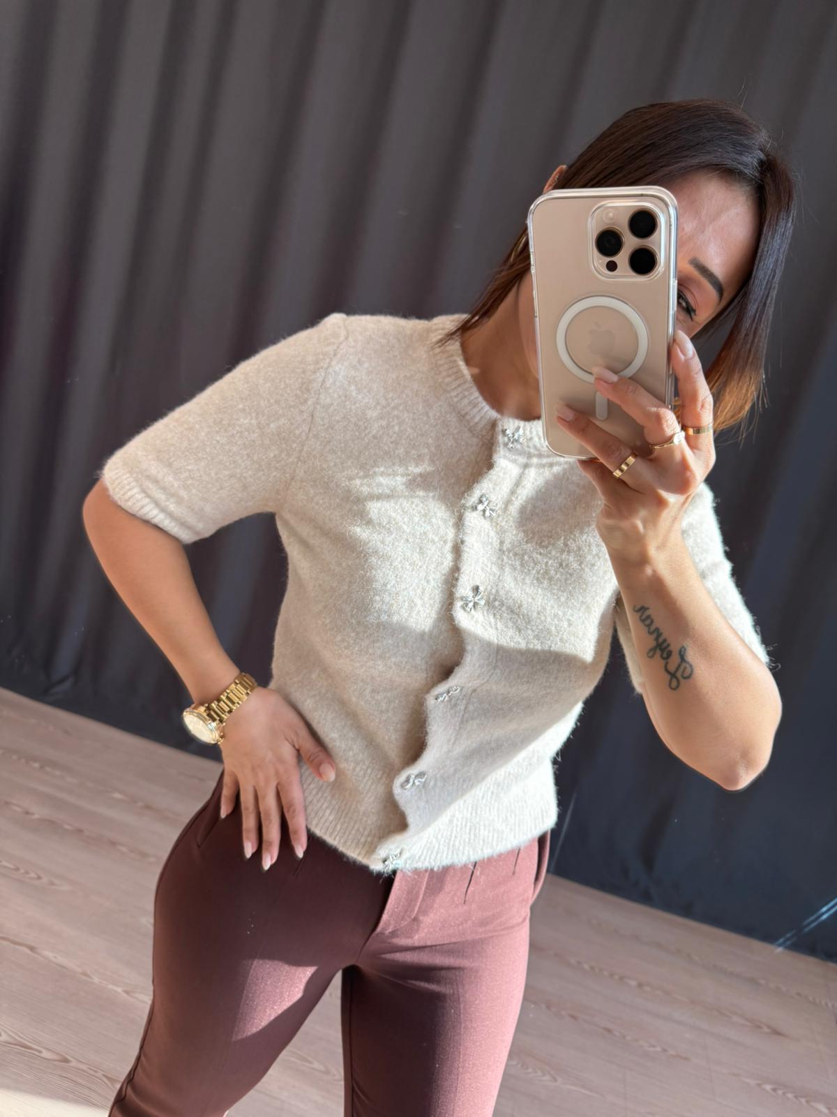 DÜĞME DETAYLI YUMOŞ BLUZ