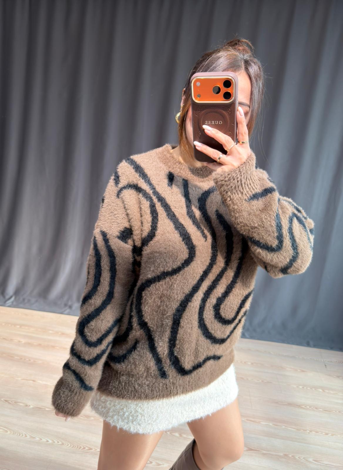 DESENLİ YUMOŞ KAZAK