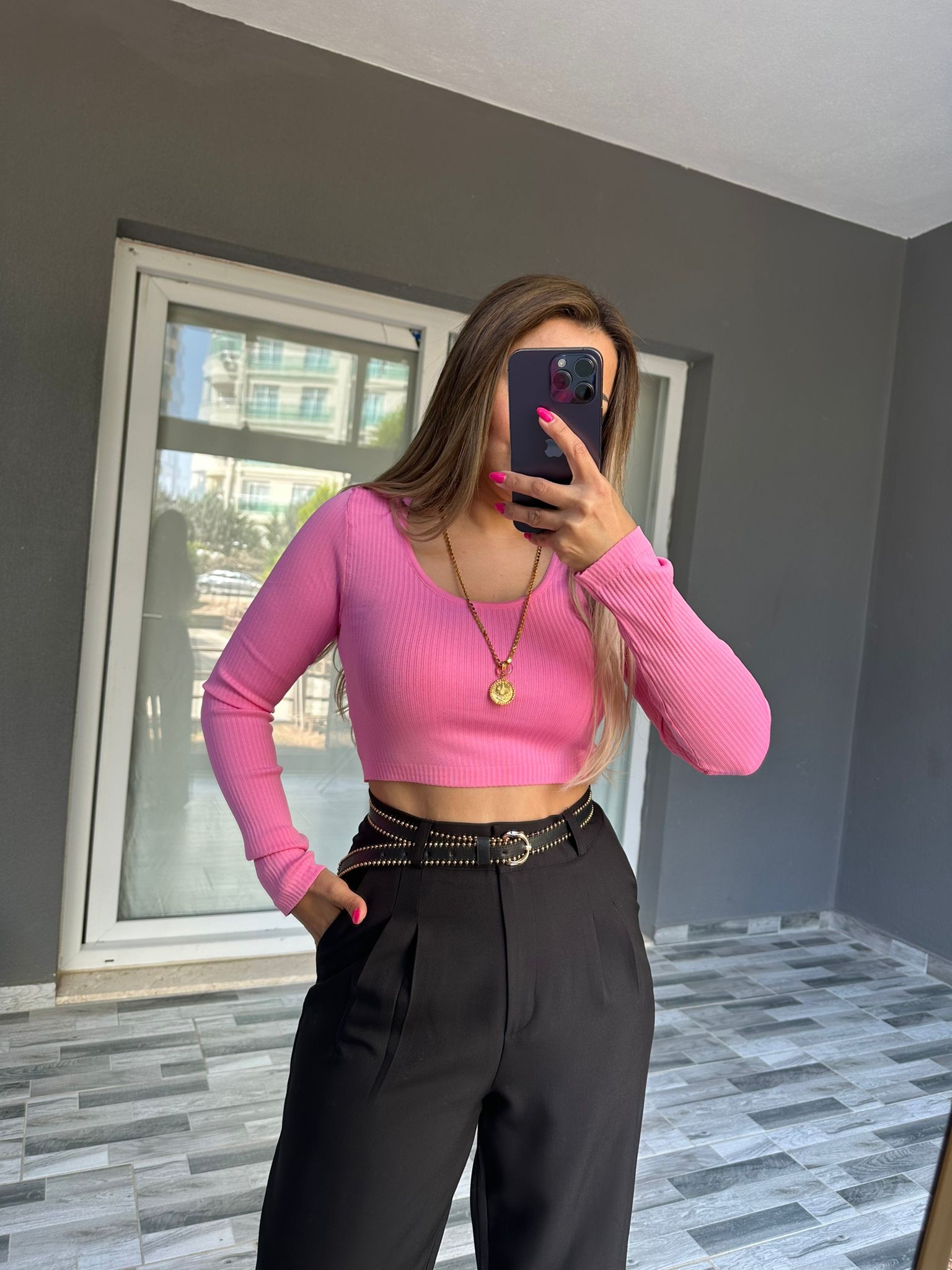 CASEY CROP • PEMBE