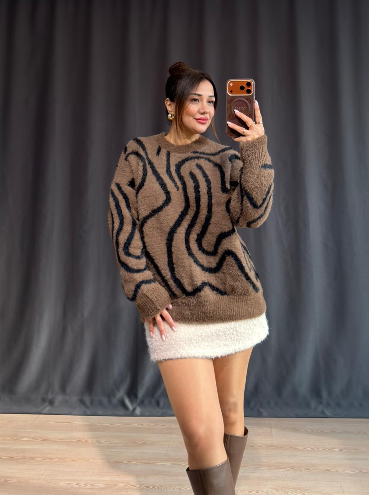 DESENLİ YUMOŞ KAZAK