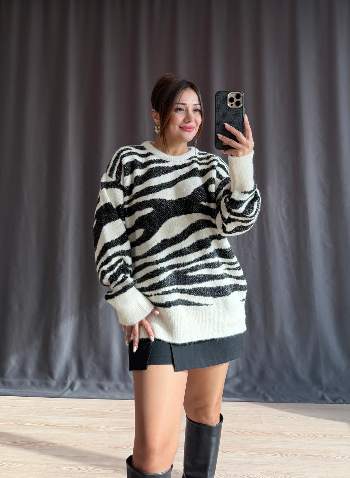 DESENLİ KAZAK - BEYAZ