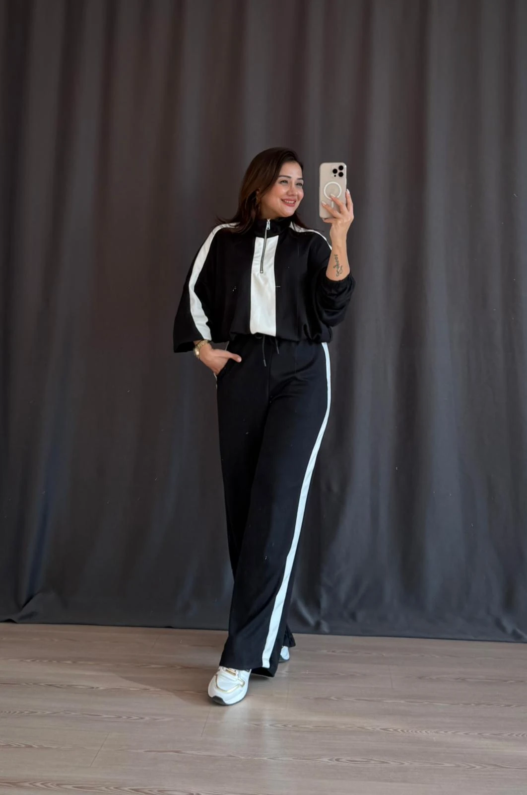 FERMUAR DETAYLI TAKIM