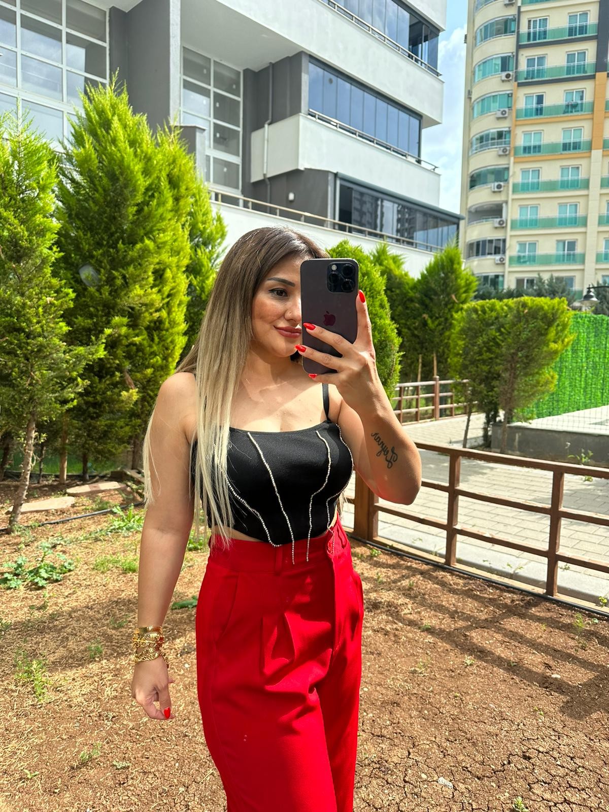 JENNY PALAZZO • KIRMIZI