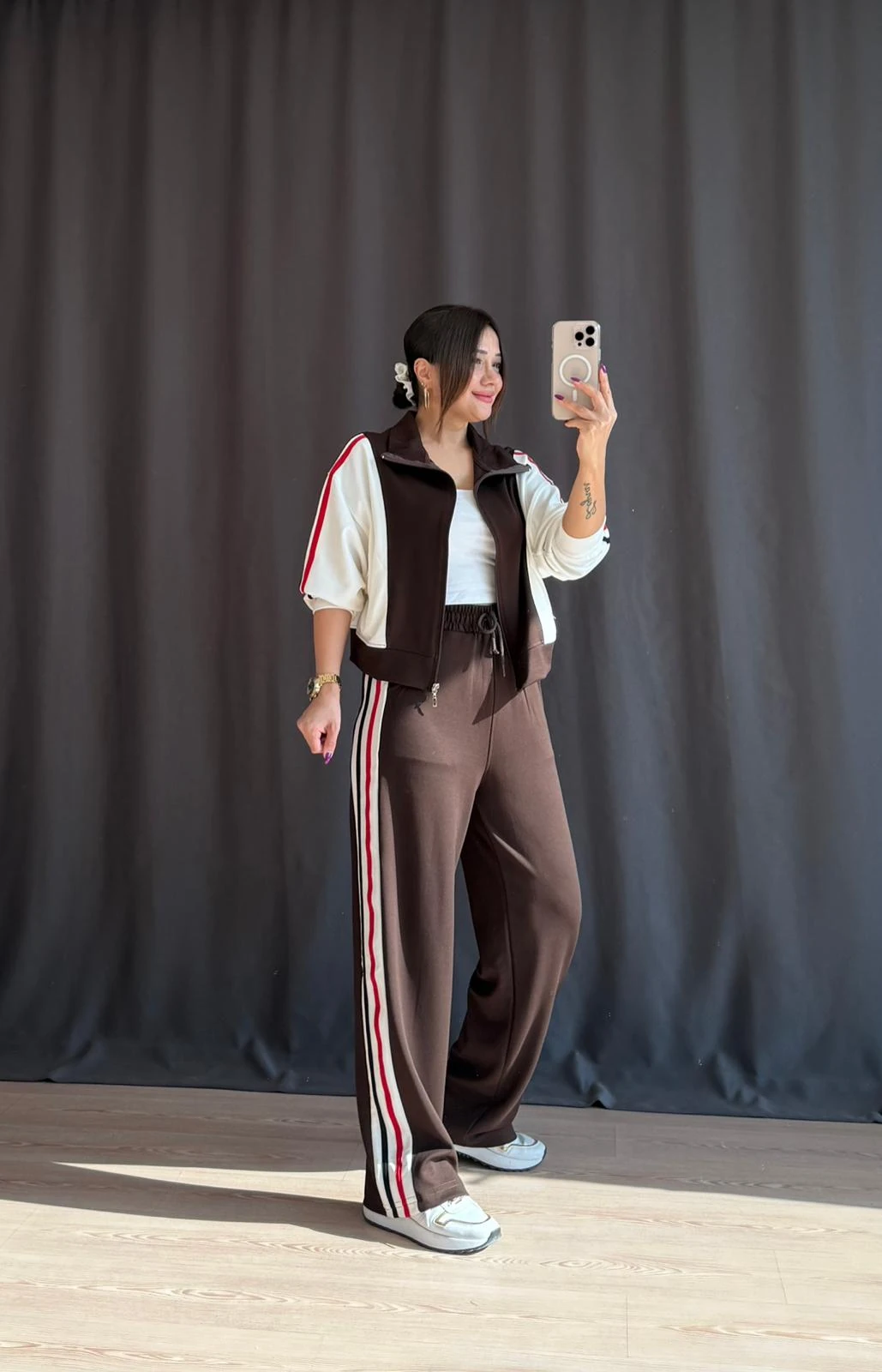 YAN ŞERİTLİ MODAL TAKIM - KAHVERENGİ