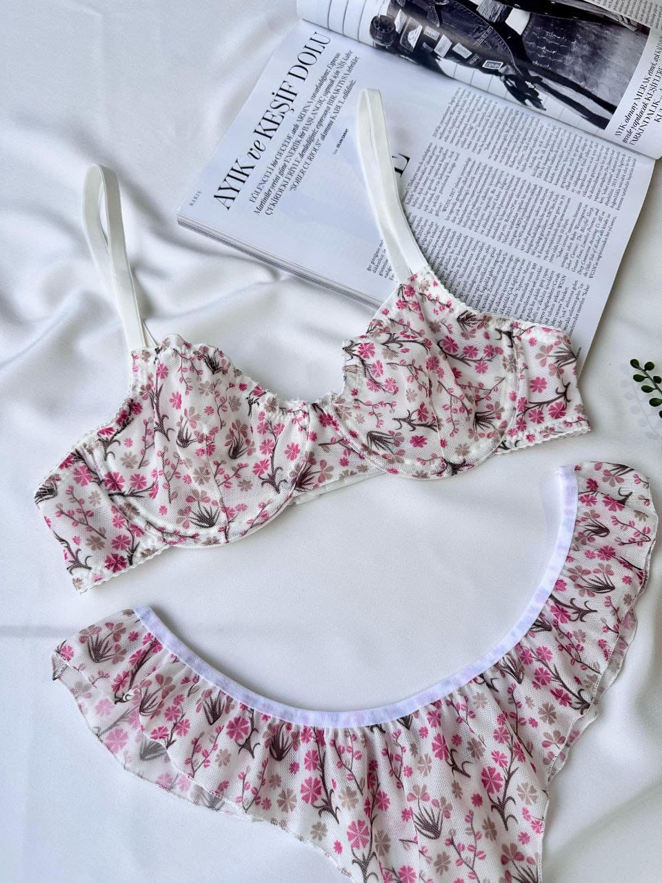 Fırfırlı Beyaz Takım