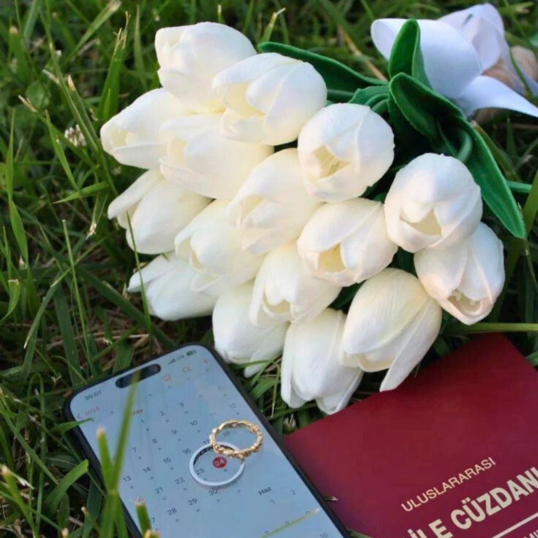 Gelin Buketi - Islak Dokulu Lale Çiçeği