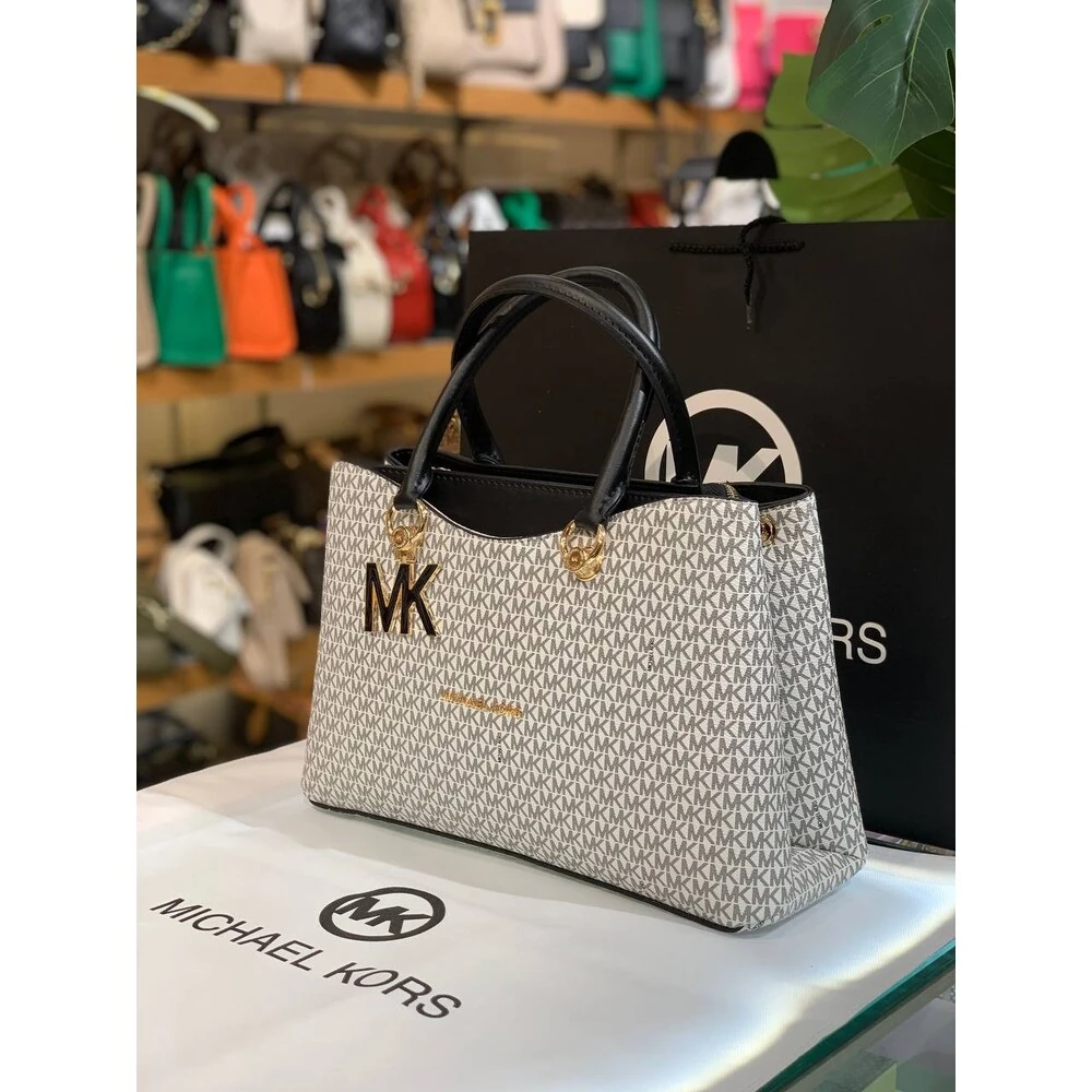 Michael Kors Harfli Büyük Model Çanta