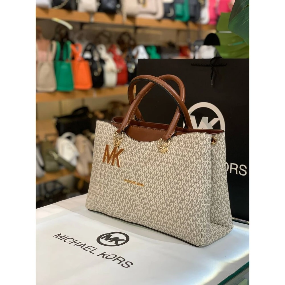 Michael Kors Harfli Büyük Model Çanta