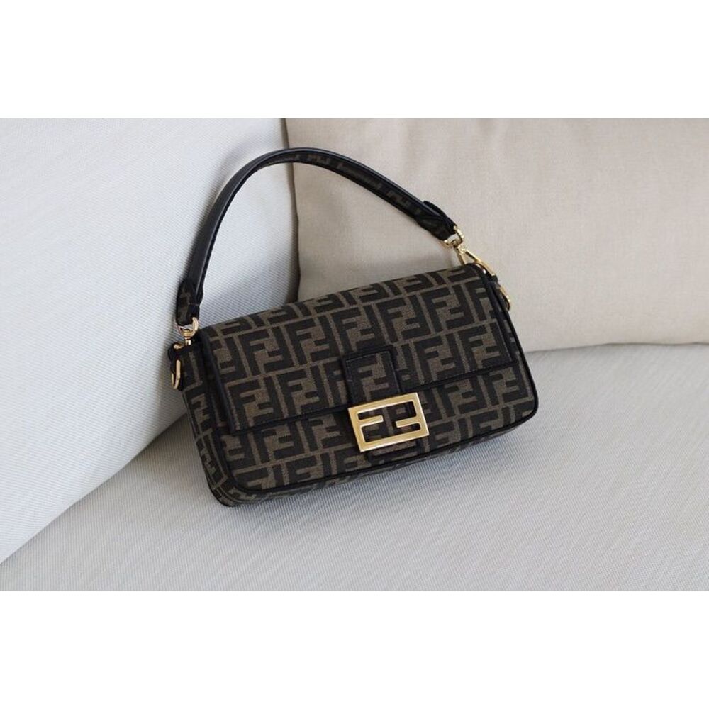 fendi baguette çanta