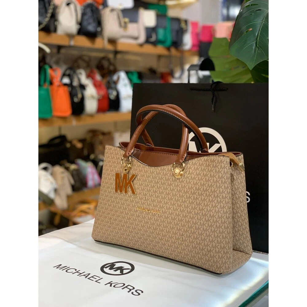 Michael Kors Harfli Büyük Model Çanta