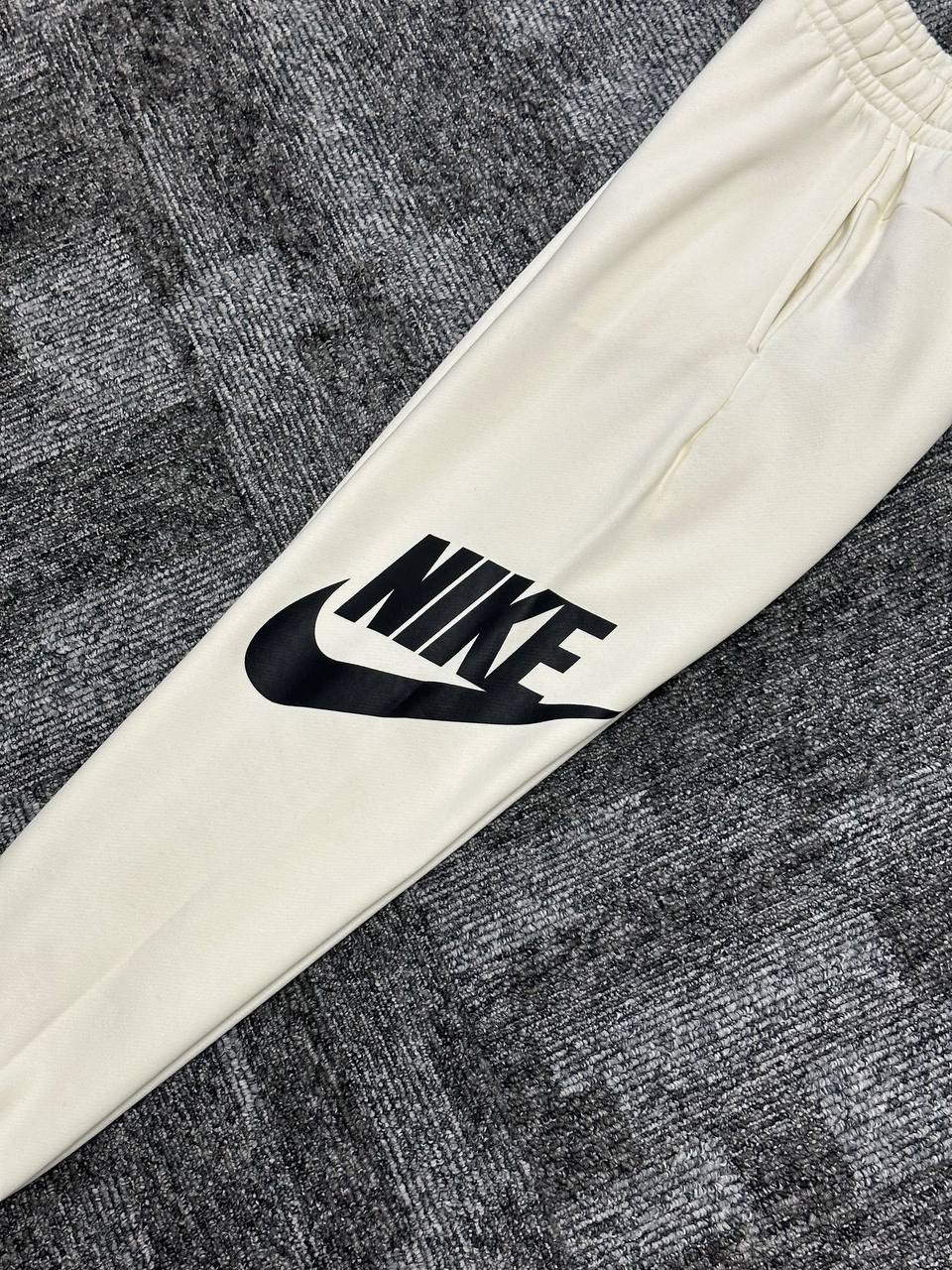 Sporswear Club Fleece Alumni Eşofman Altı - Ekru Beyaz