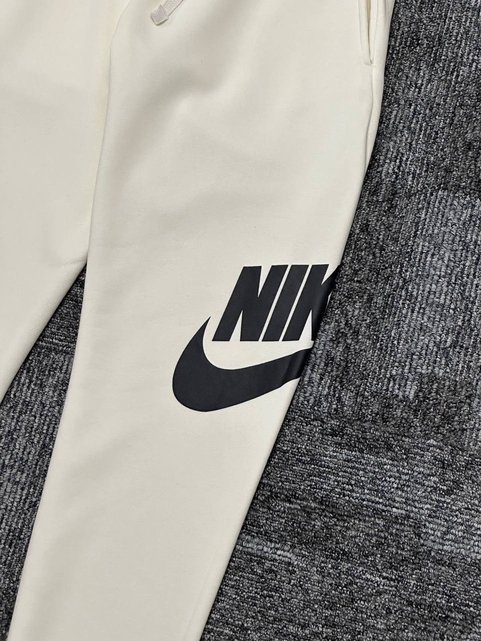 Sporswear Club Fleece Alumni Eşofman Altı - Ekru Beyaz