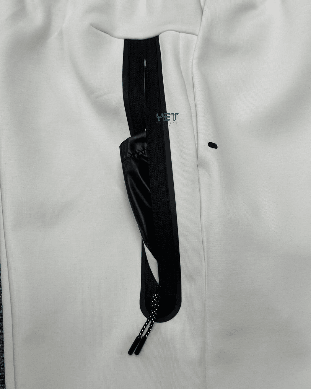Tech Fleece Şort - Ekru Beyaz