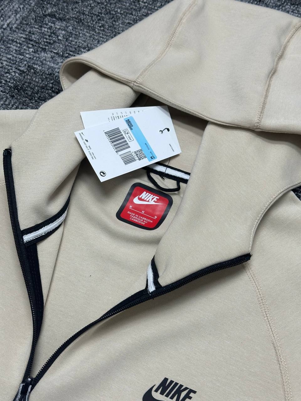 Tech Fleece Windrunner Hırka - Beyaz & Krem