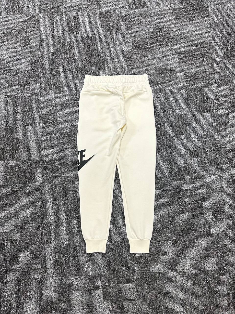 Sporswear Club Fleece Alumni Eşofman Altı - Ekru Beyaz