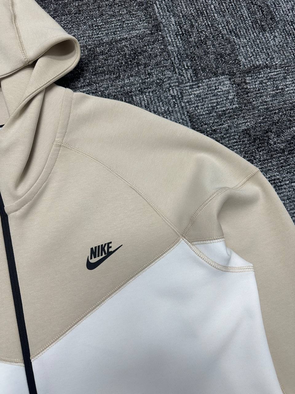 Tech Fleece Windrunner Hırka - Beyaz & Krem