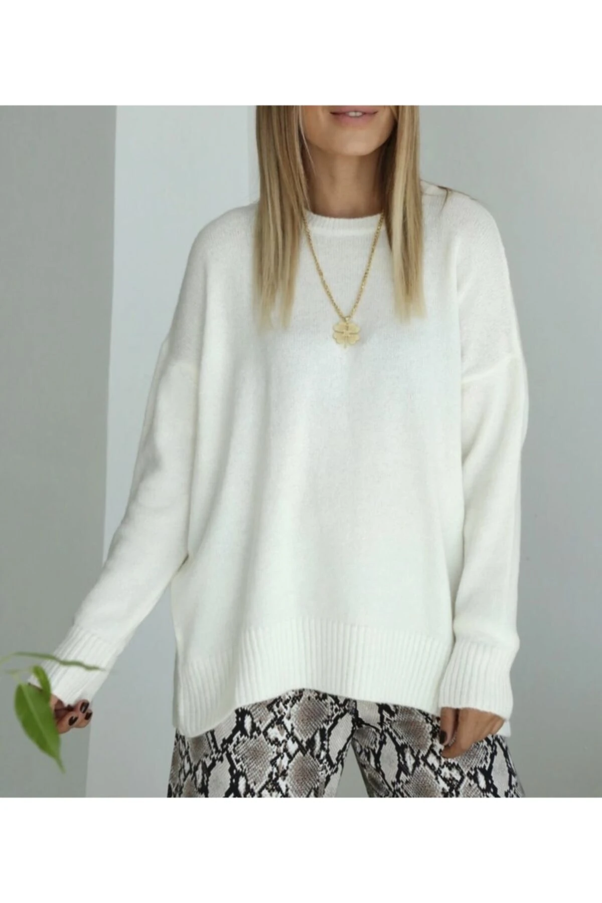 Ekru Oversize Şalaş Triko Kazak