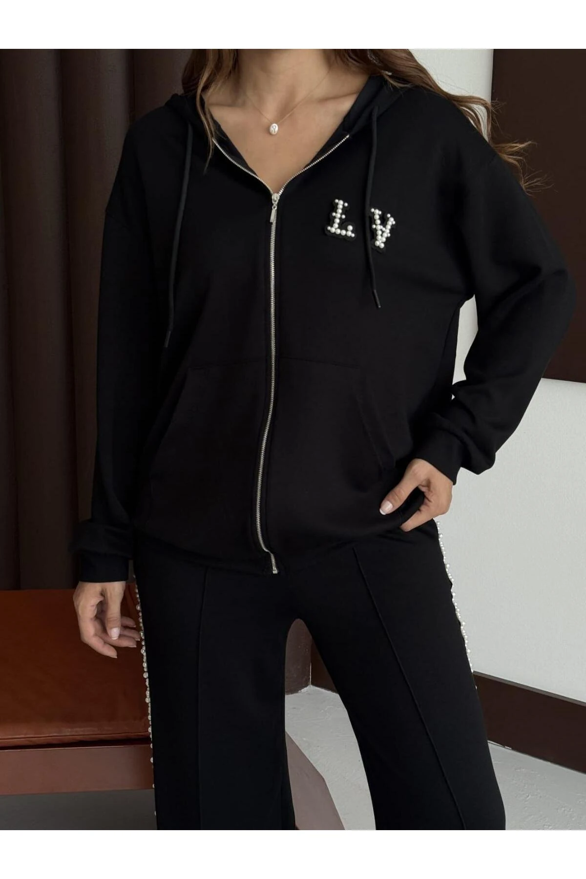 Siyah İnci Detay Modal Eşofman Takımı