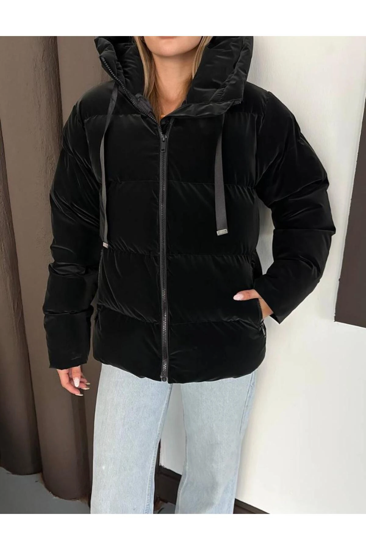 Kapüşonlu Şişme Parlak Mont Siyah