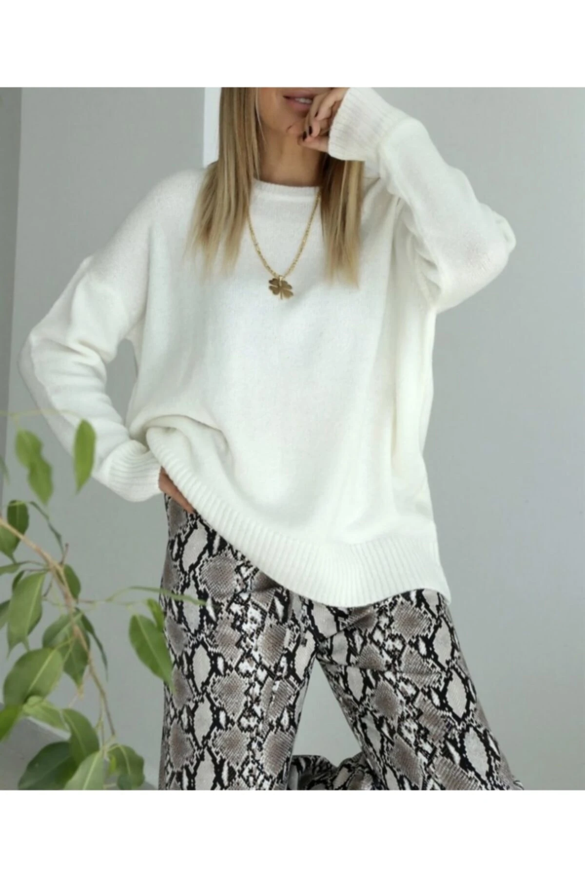 Ekru Oversize Şalaş Triko Kazak