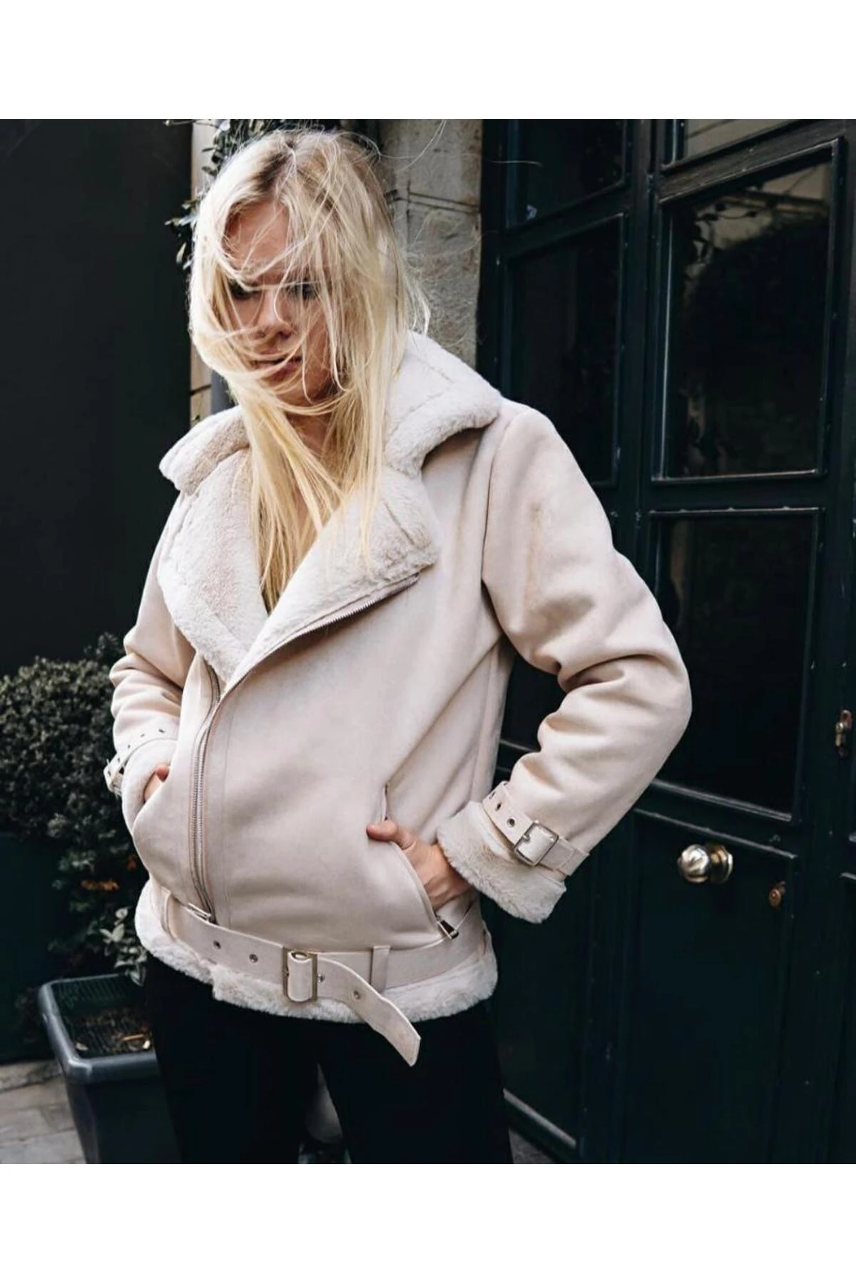 Siyah nubuk İçi Kürklü Mont