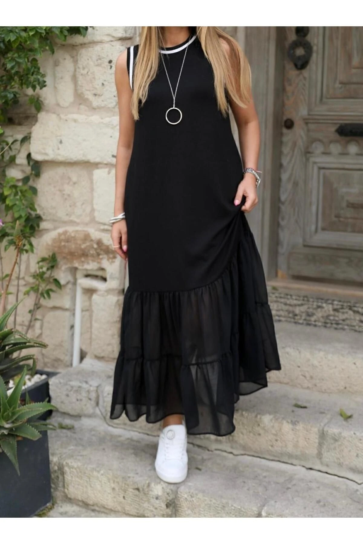 Siyah Ribana Detaylı Eteği Şifon Elbise
