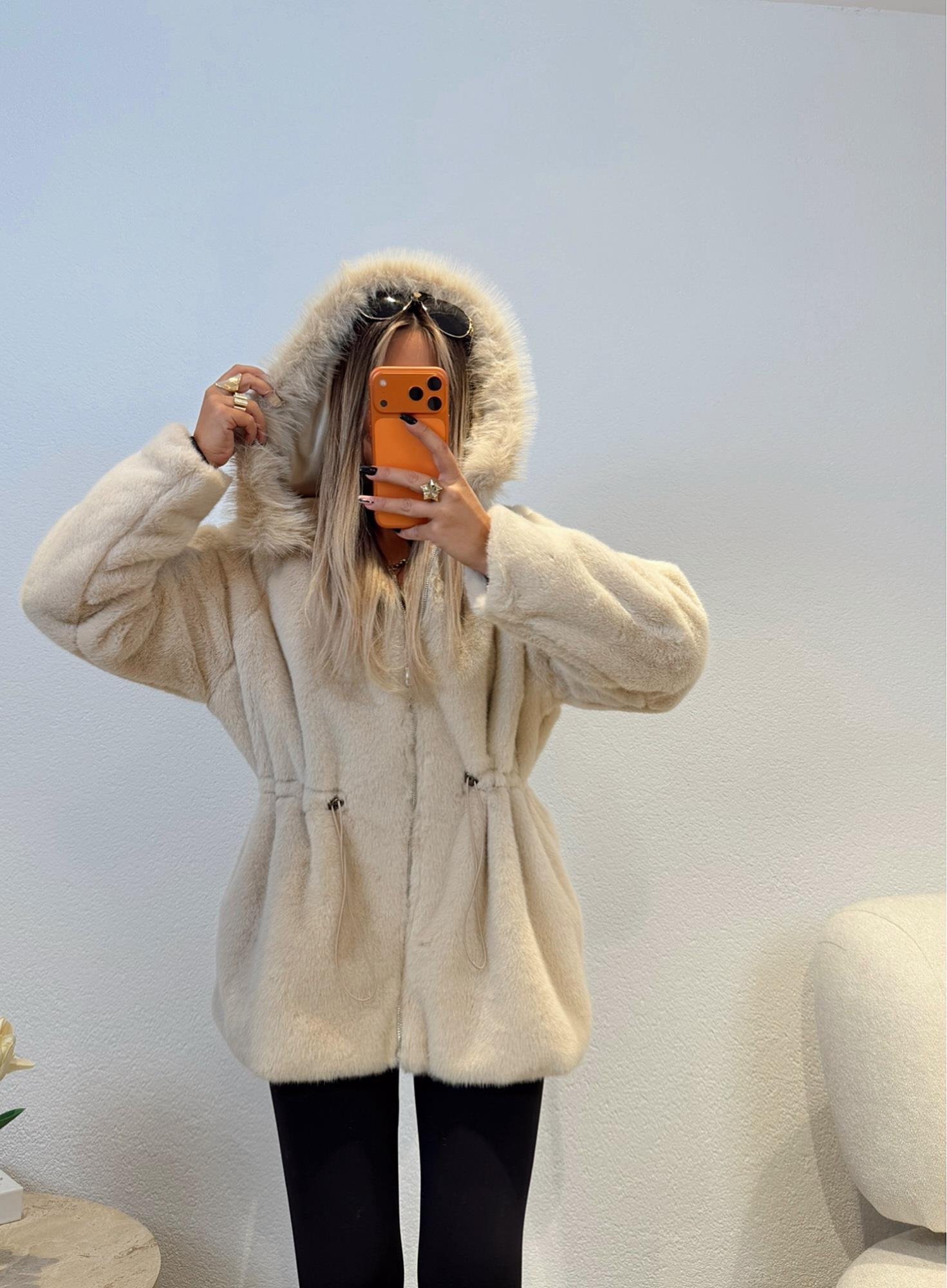 Bel Büzdürme Kapişonlu Kürk Bayan