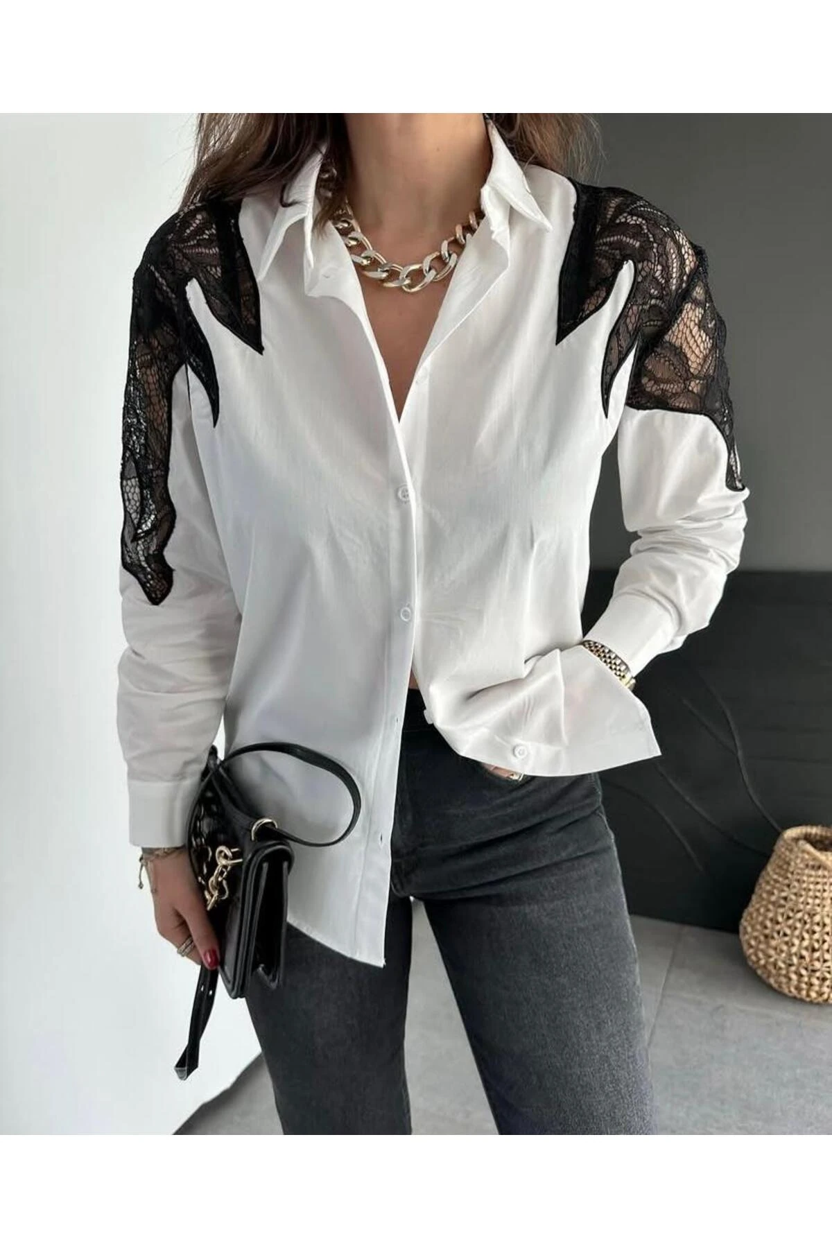 Nakış İşlemeli Dantel Gömlek Beyaz