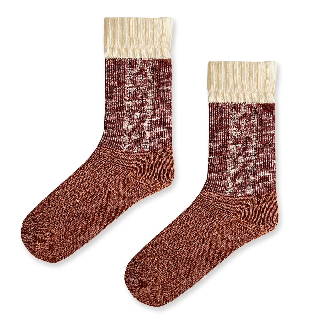 Desenli Şekilli Kahverengi Yün Çorap