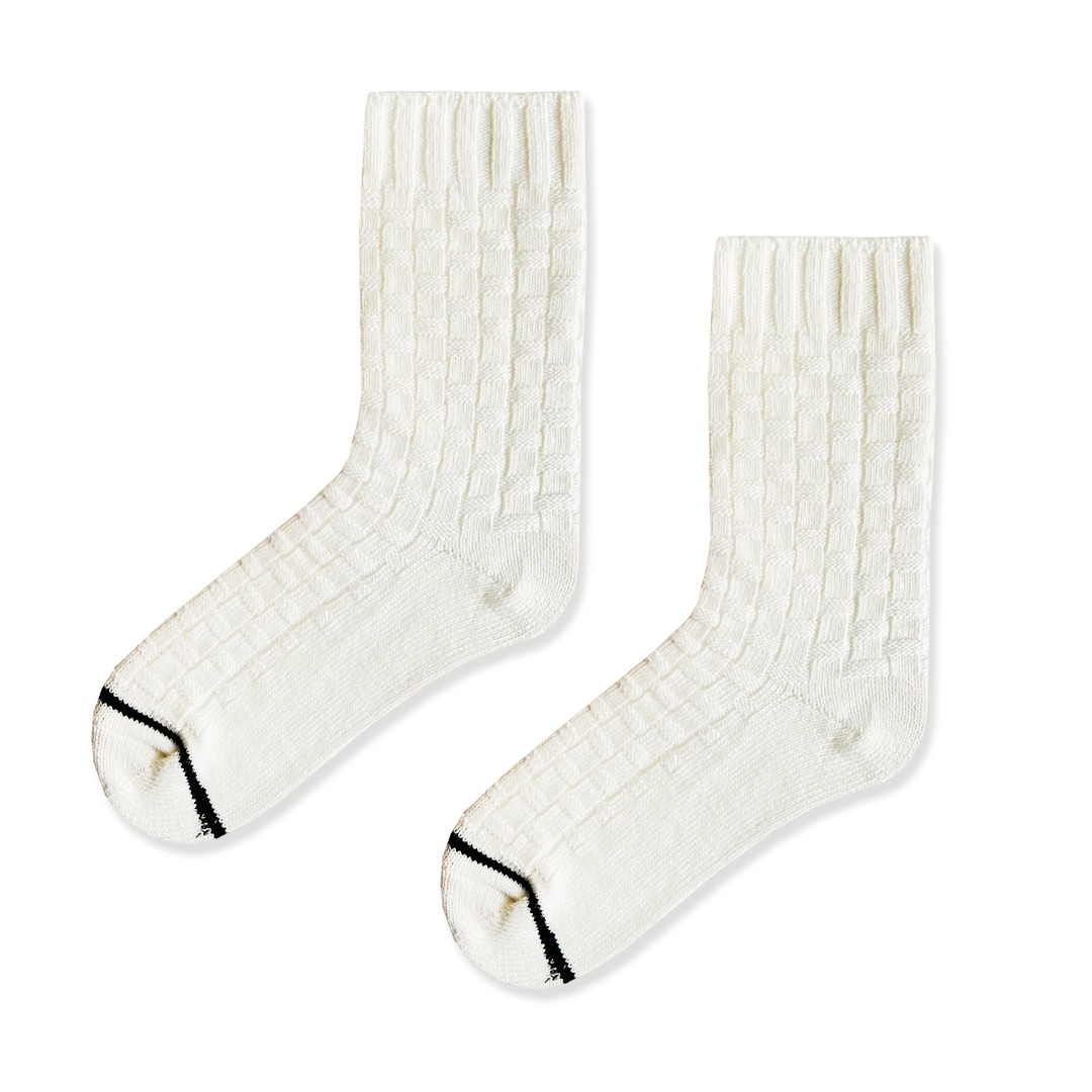 Beyaz Renkli Şekilli Yün Çorap