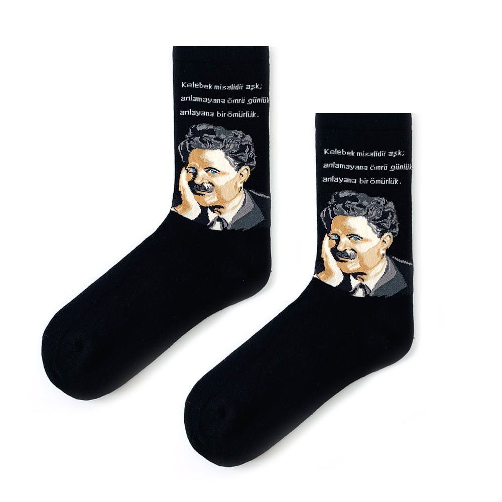 Yazılı Siyah Renkli Nazım Hikmet Soket Desenli Çorap ve Neşeli Çoraplar