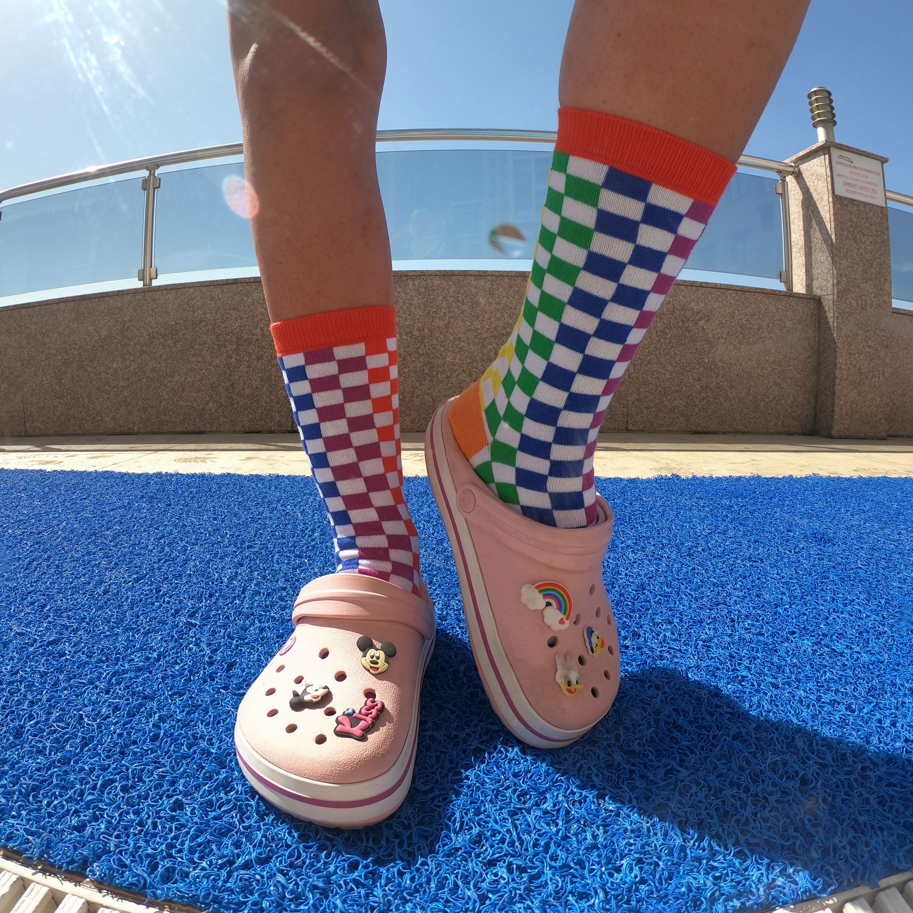 Renkli Dama Desenli Çorap