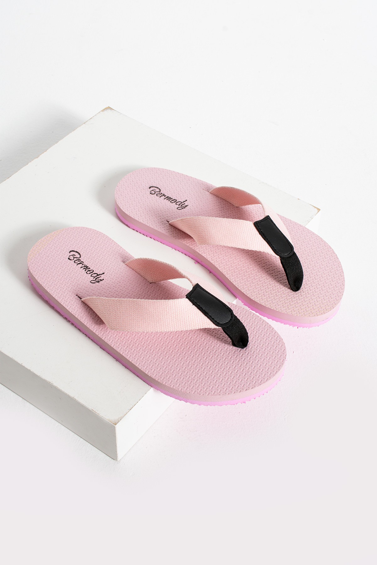 Perla Soft Renkler Kadın Kumaşlı Basic Rahat Parmak Arası Acıtmaz Havuz Plaj Terliği Flip Flops