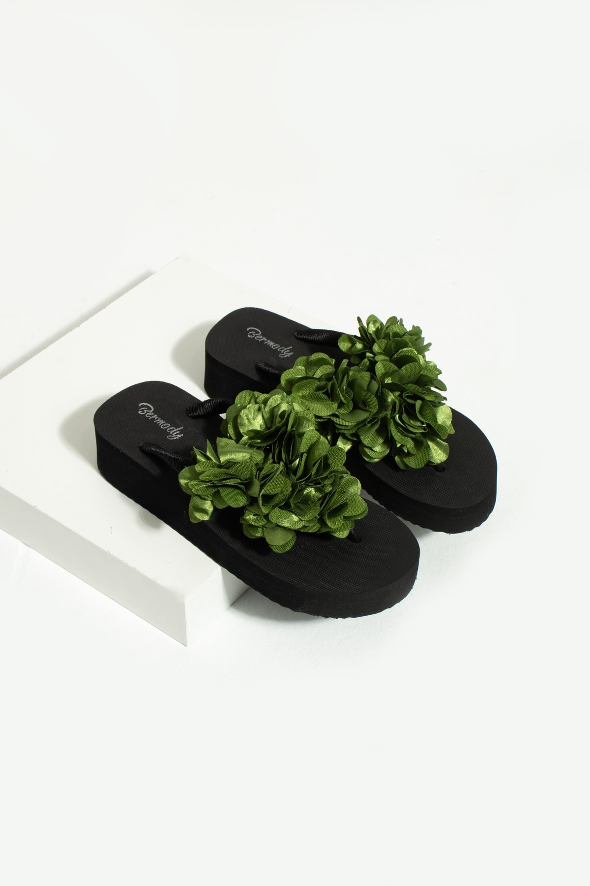 Mia Platform Çiçekli Parmak Arası Acıtmaz Plaj Terliği Flip Flops - yeşil