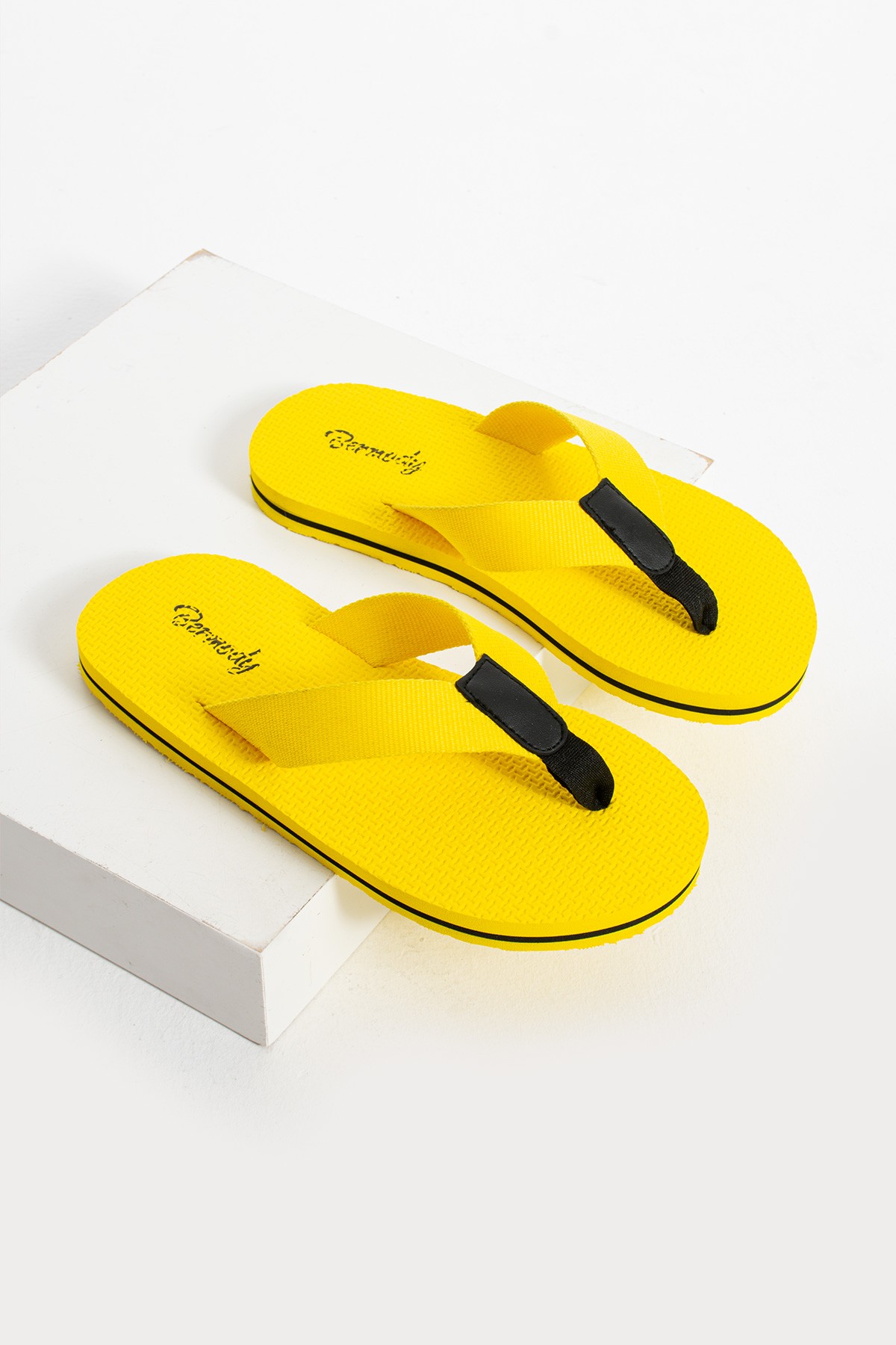 Perla Canlı Renkler Kadın Kumaşlı Basic Rahat Parmak Arası Acıtmaz Havuz Plaj Terliği Flip Flops
