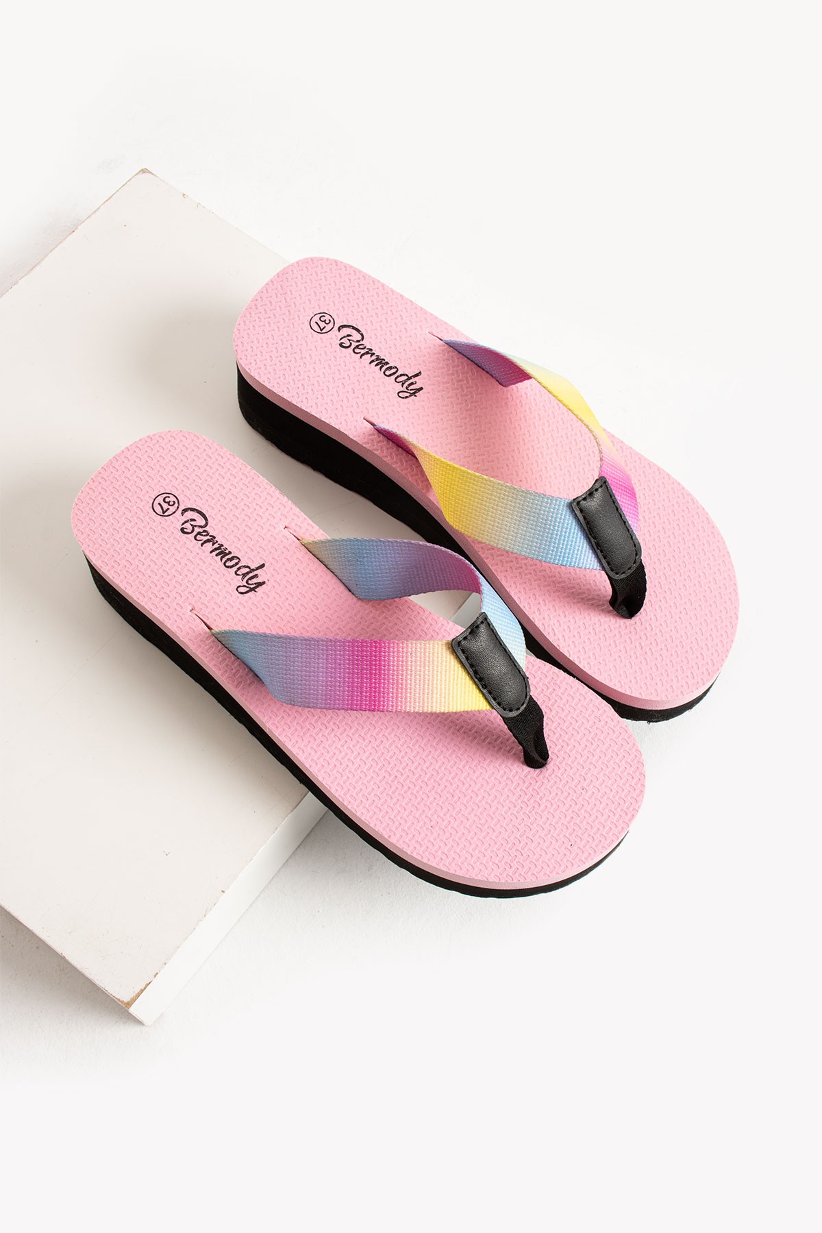 Kaila Kadın Platform Dolgu Topuk (4,5 cm) Rahat Kumaşlı Parmak Arası Acıtmaz Yazlık Havuz Deniz Plaj Terliği  - tozpembe