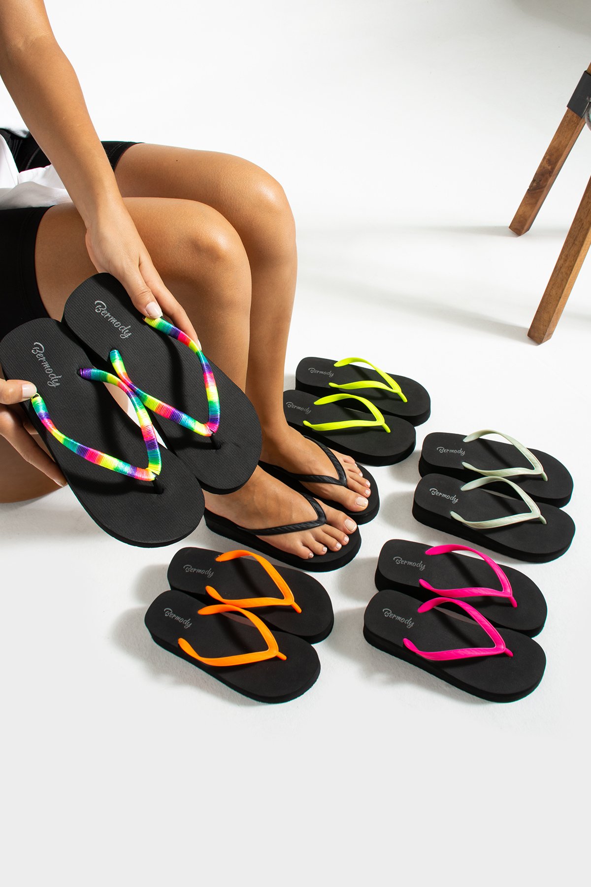 Pamela Platform Parmak Arası Pvc Acıtmaz Plaj Terliği Flip Flops - si̇yah