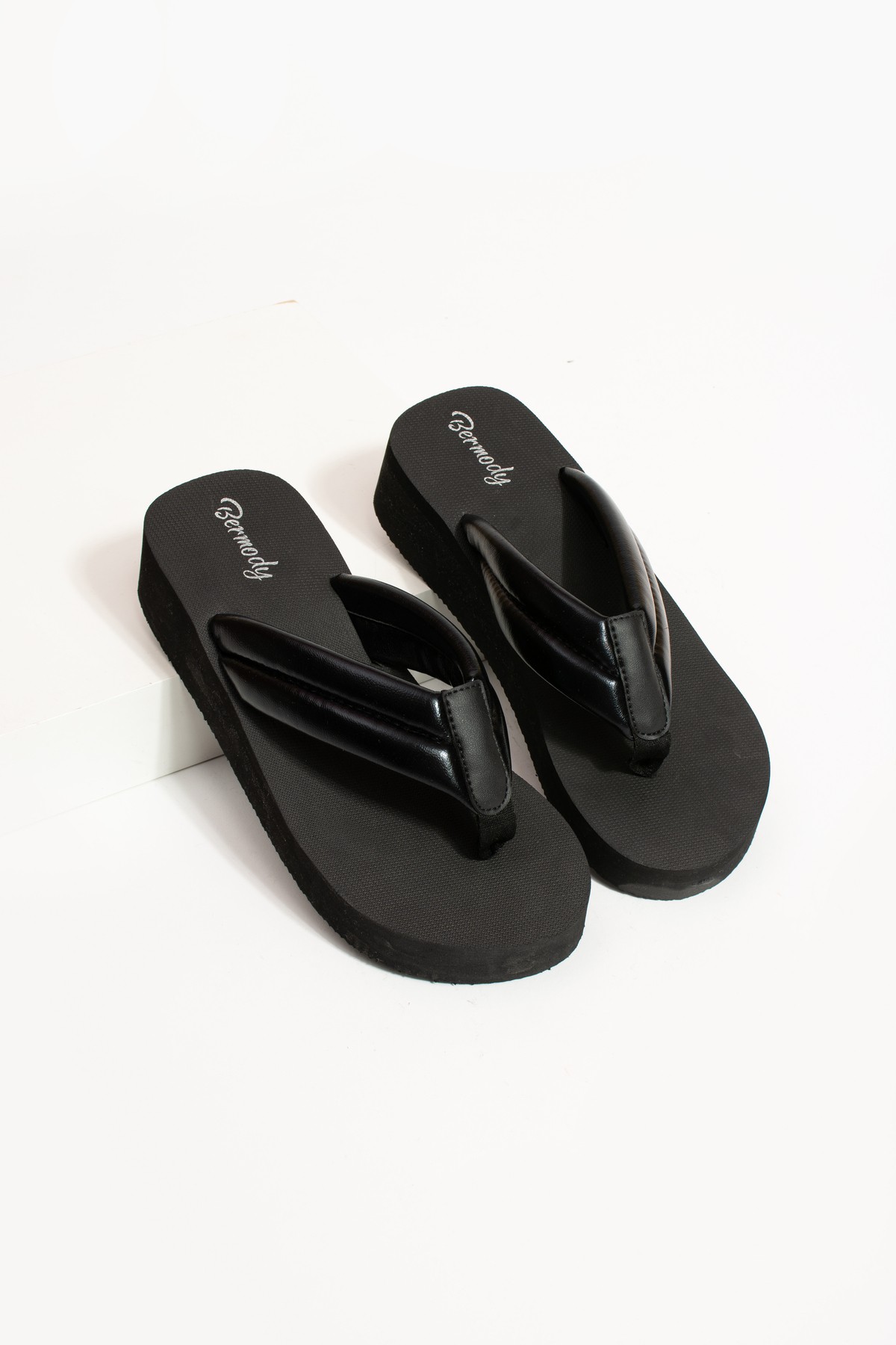 Nora Platform Topuk 4,5 cm Kadın Platform Parmak Arası Plaj Terlik Flip Flops - si̇yah