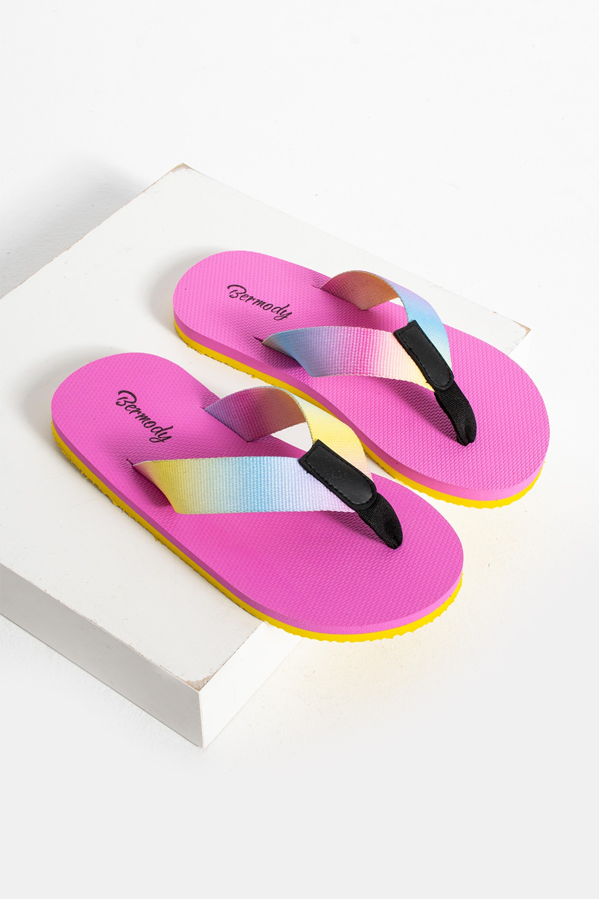 Perla Kadın Kumaşlı Basic Rahat Parmak Arası Acıtmaz Plaj Terliği Flip Flops - pembe