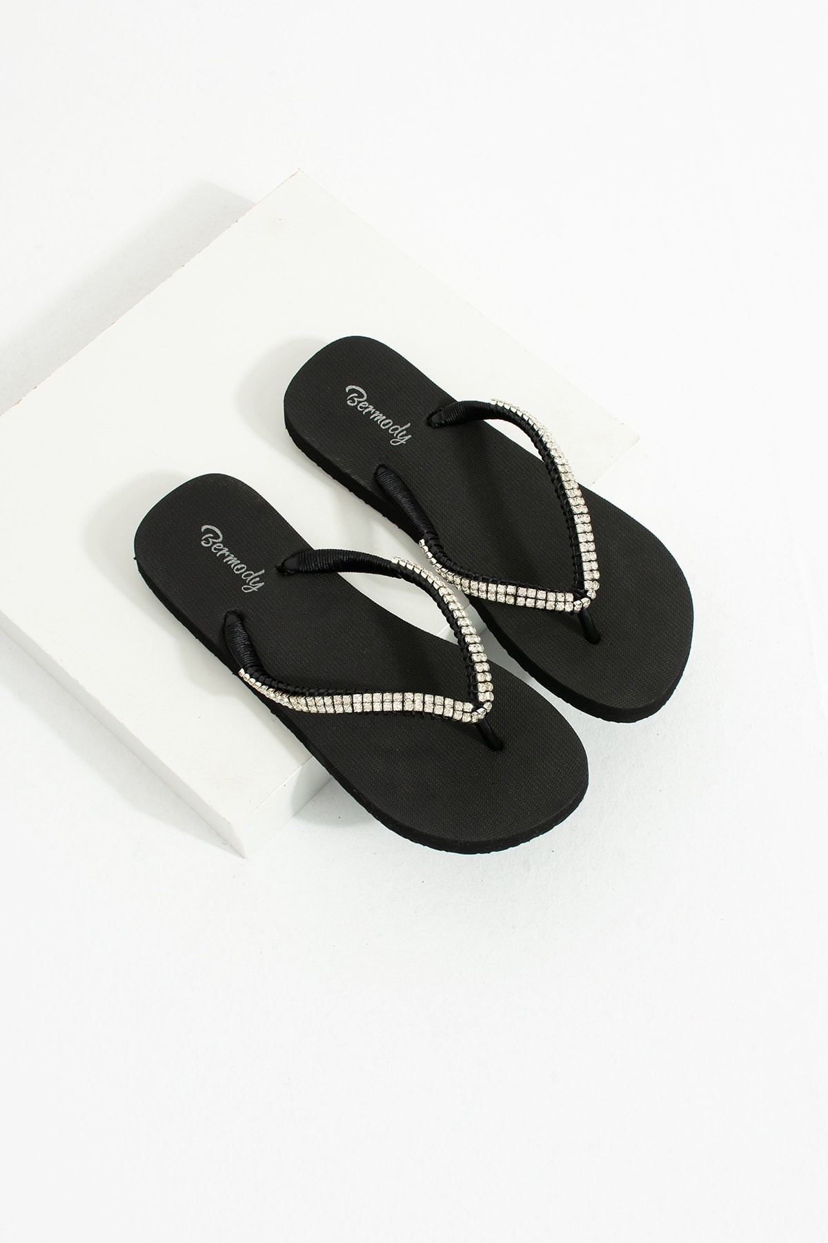 Adel April Kadın Taşlı Rahat Siyah Parmak Arası Terlik Flipflops - siyah gümüş