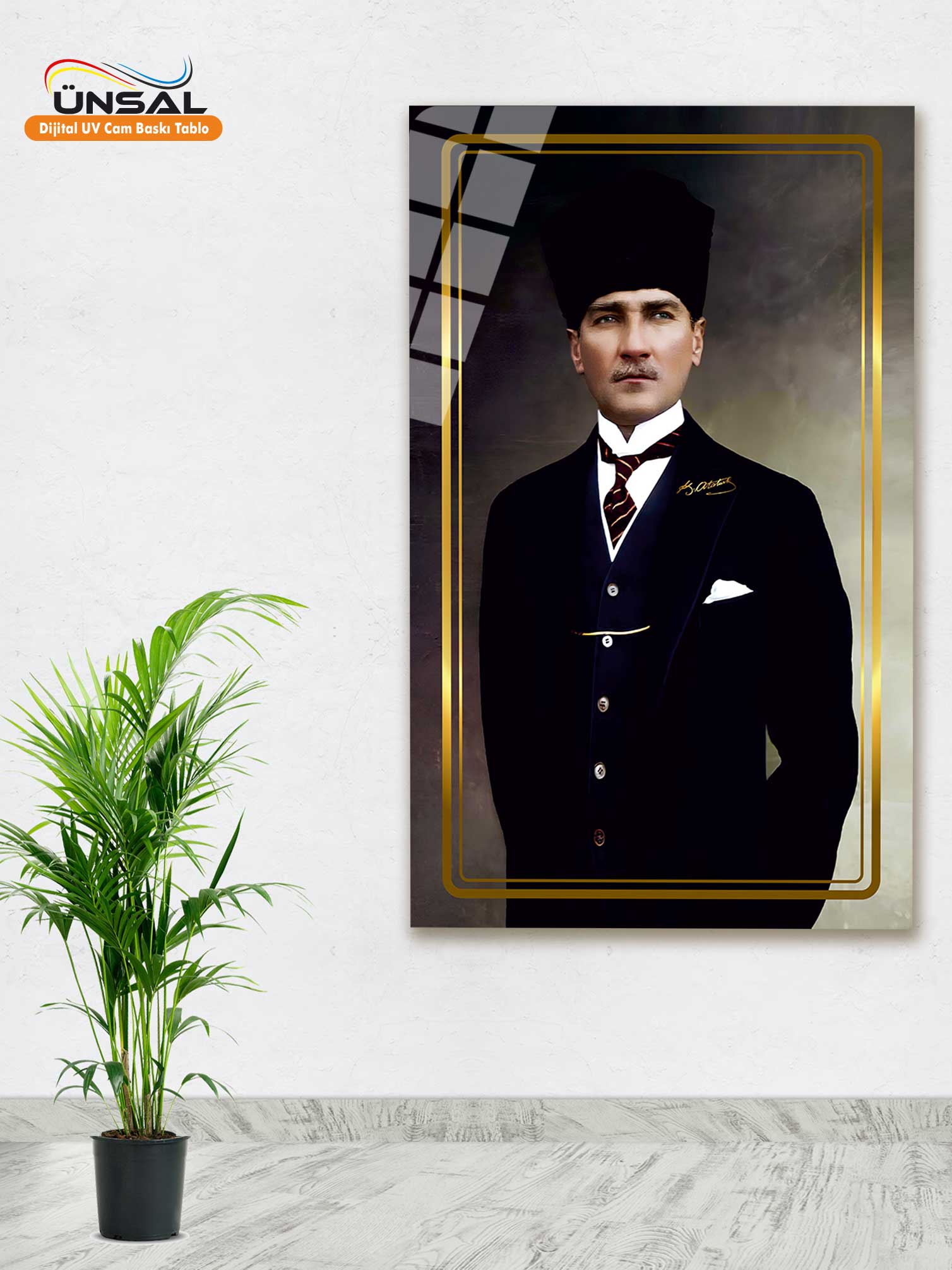 Altın Yaldız Baskılı Atatürk Cam Tablo