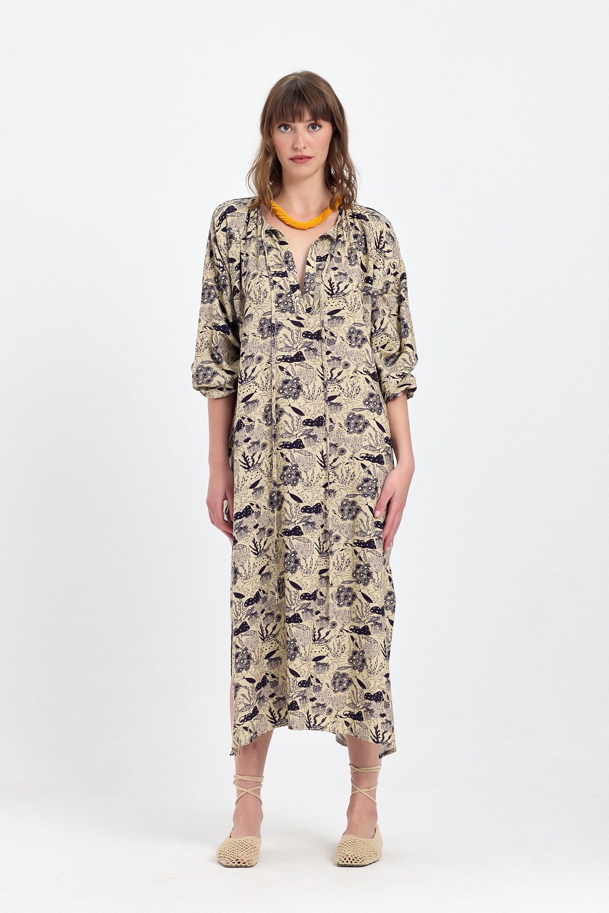 Kolu bağcıklı kaftan anthozoa desen