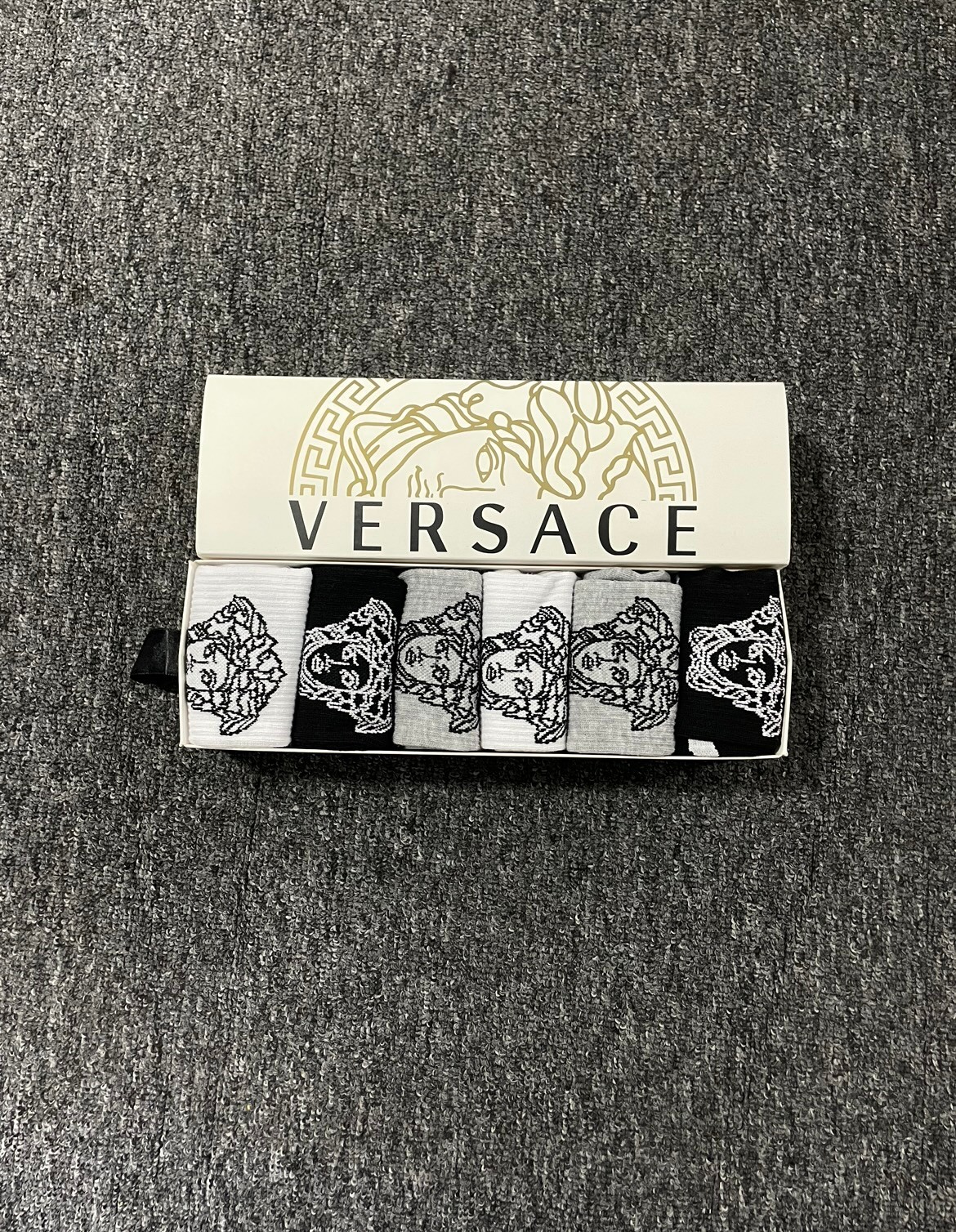 Versace Kutulu 6'lı Uzun Çorap