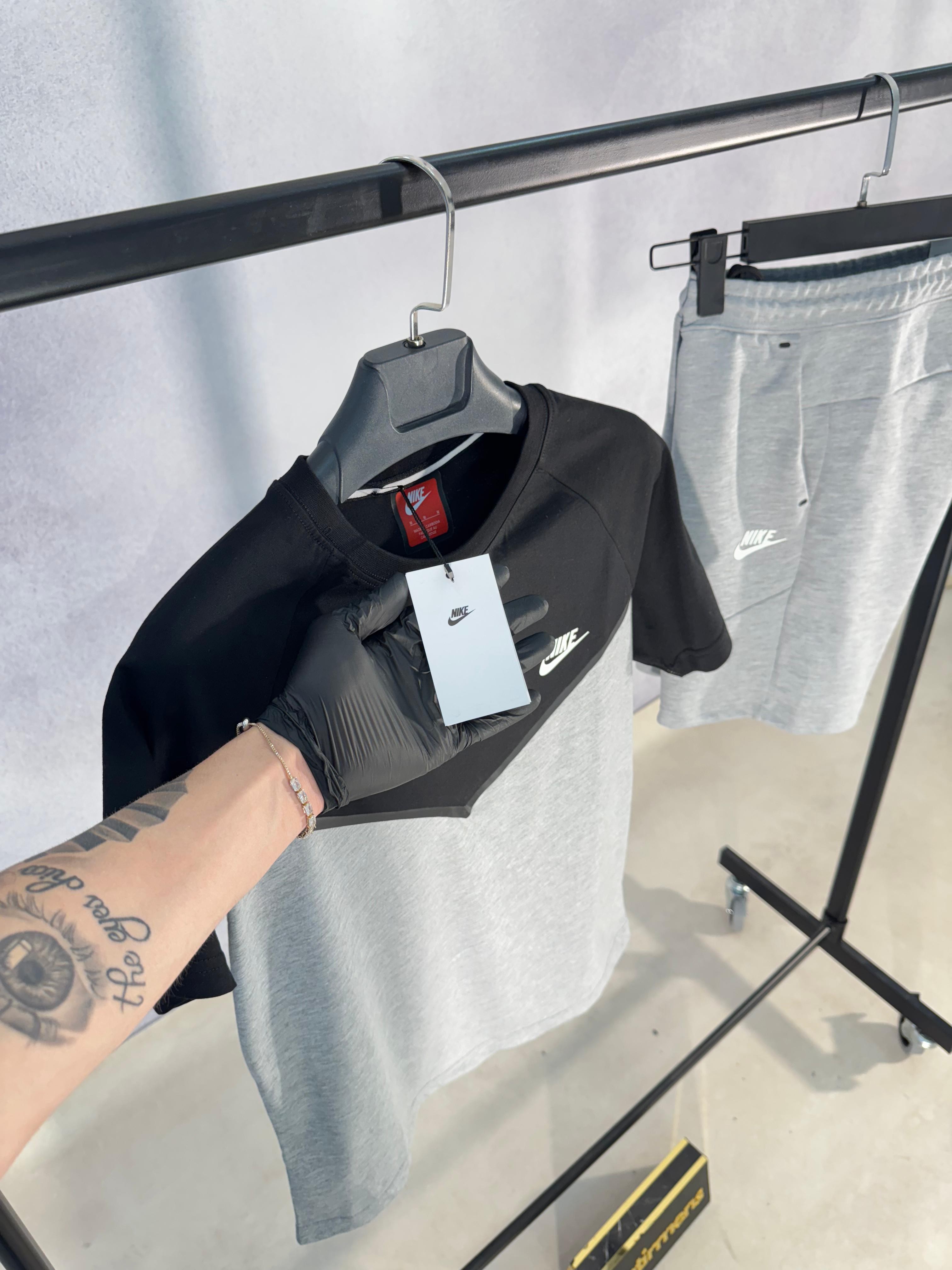 Tech Fleece Panda Şortlu Takımı