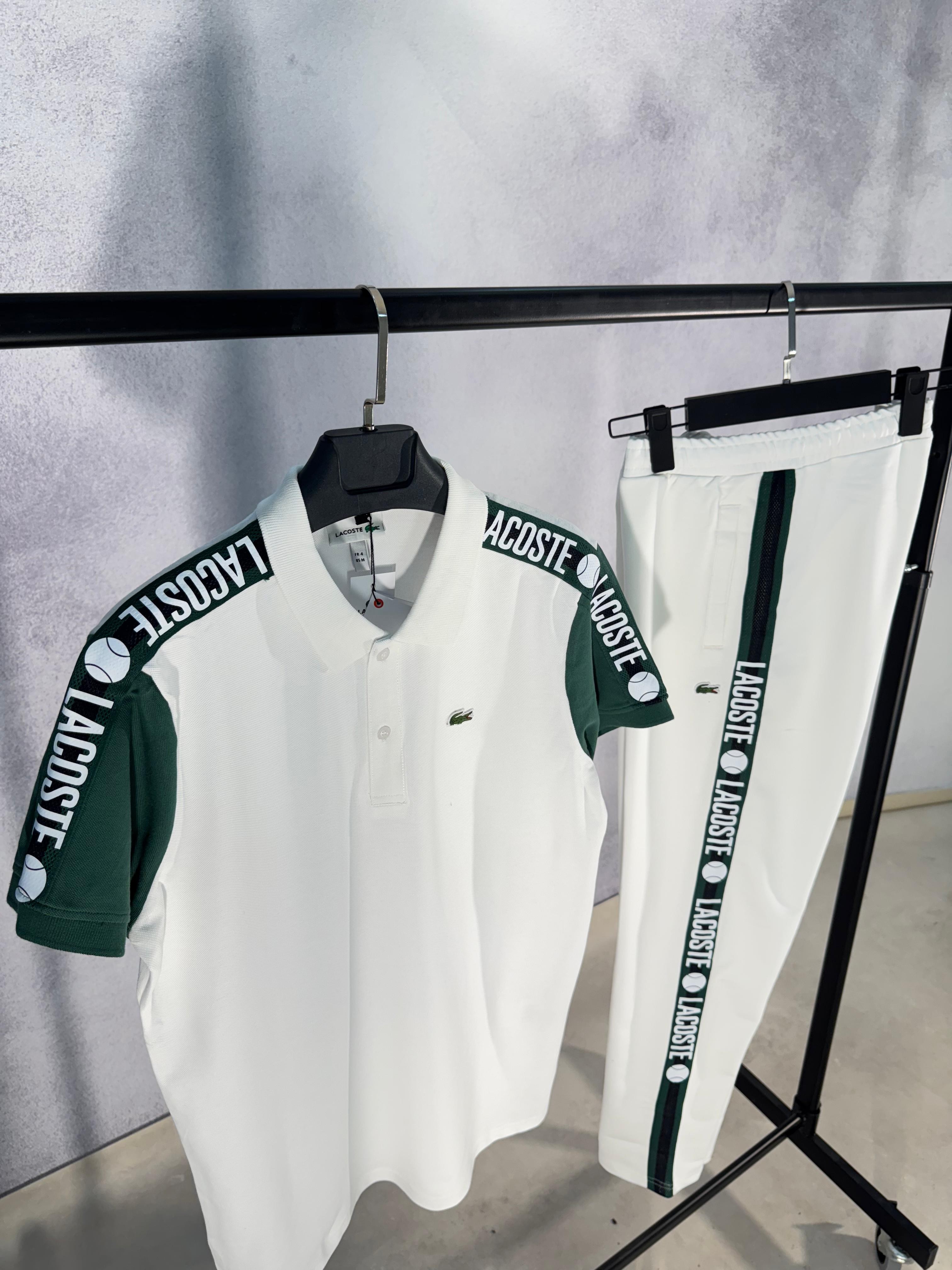Lacoste Kolları Şeritli Beyaz Tişörtlü Takım