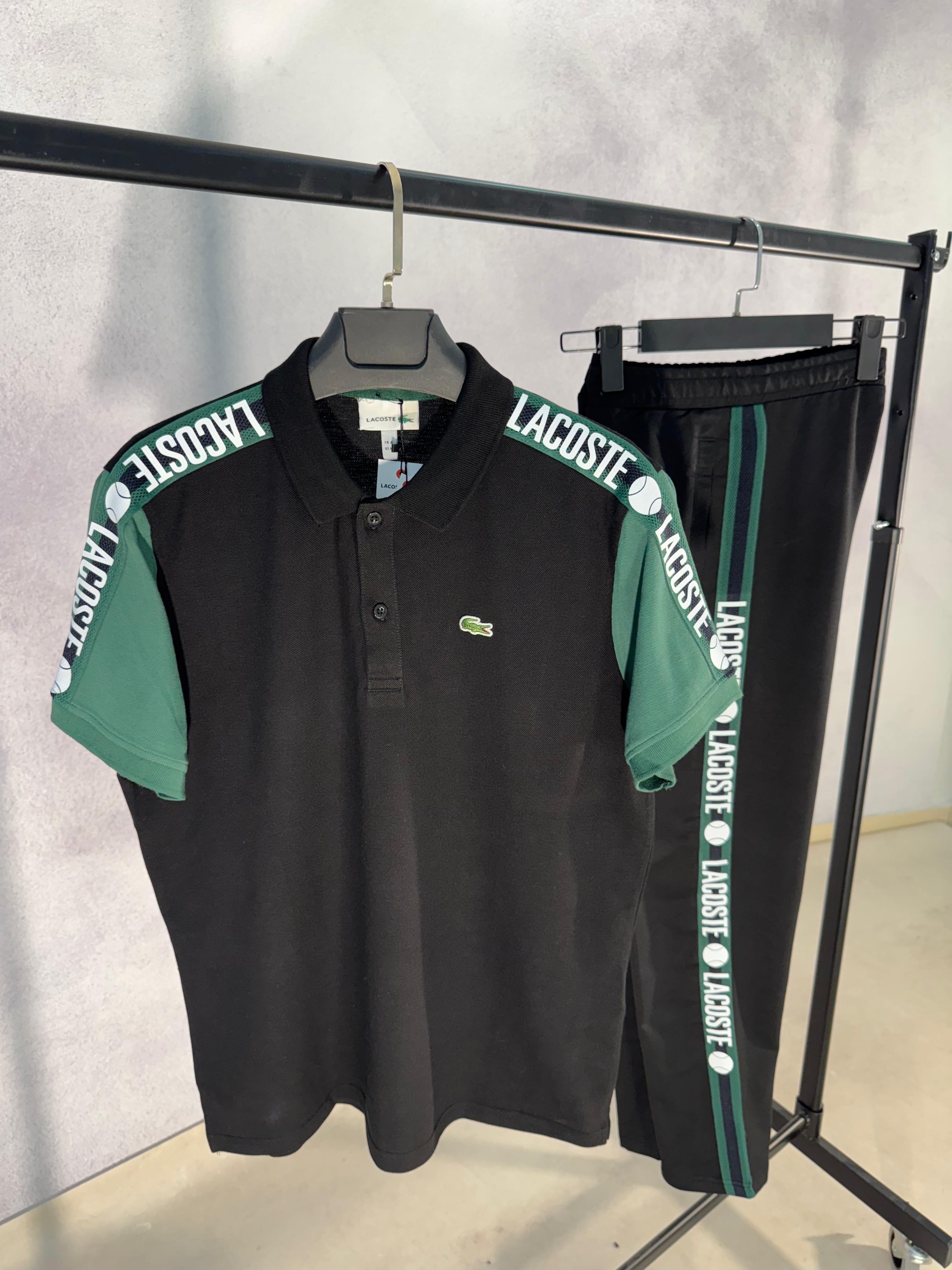 Lacoste Kolları Şeritli Sİyah Tişörtlu Takım