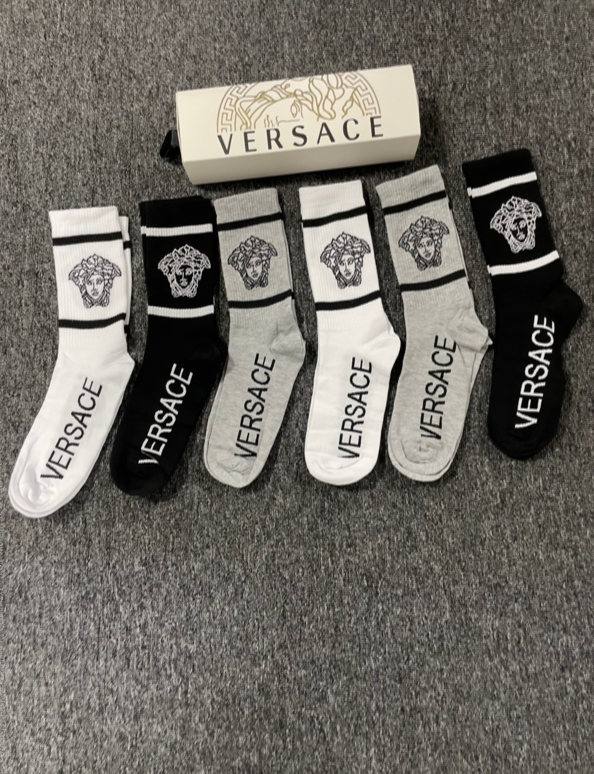 Versace Kutulu 6'lı Uzun Çorap