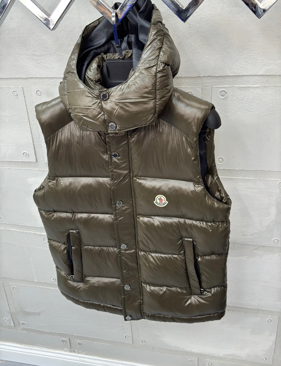 Moncler Haki Yeşil Parlak Şişme Yelek