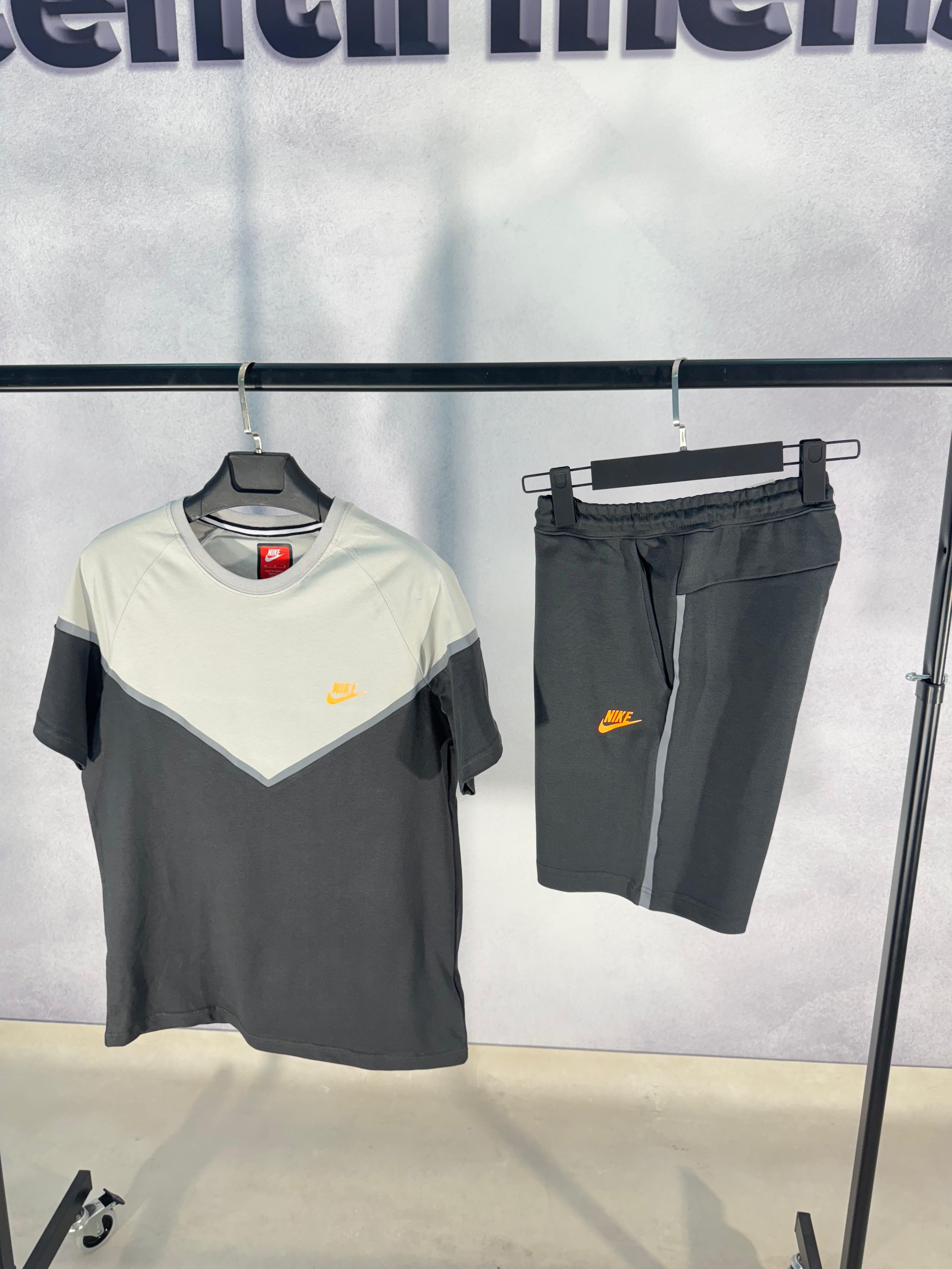 Tech Fleece Reflective Gri Şortlu Takımı