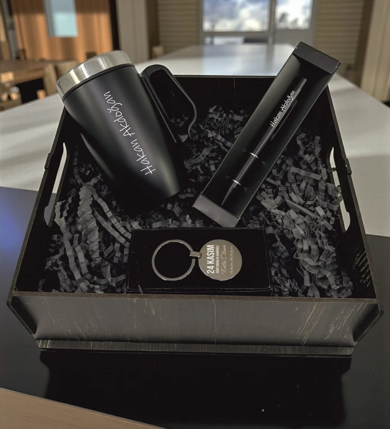 Kişiye Özel İsimli Ahşap Kutuda Termos Kalem Anahtarlık Seti